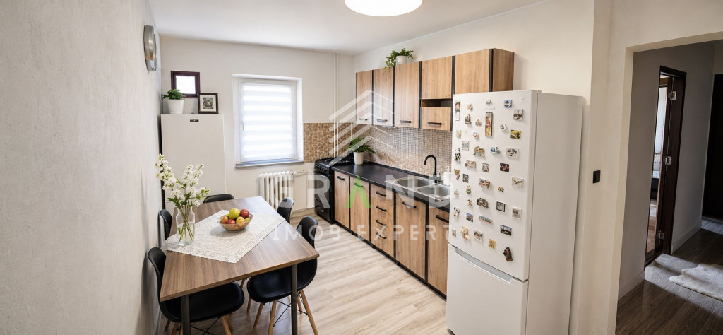 Apartament 3 camere decomandate, etaj intermediar, în Grigo
