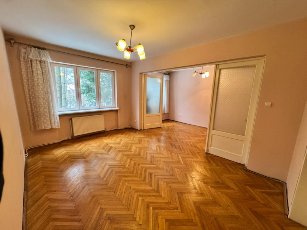 Apartament 4 camere, 71 mp, zona Sasar