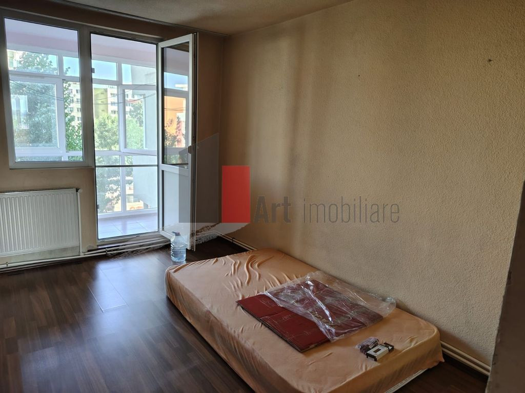 Vânzare apartament 3 camere cu centrală Bd. Obregia - F...