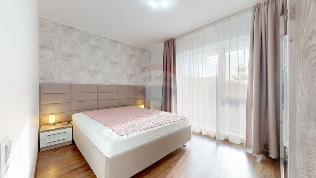 Apartament cu 2 camere de închiriat în zona Tractorul