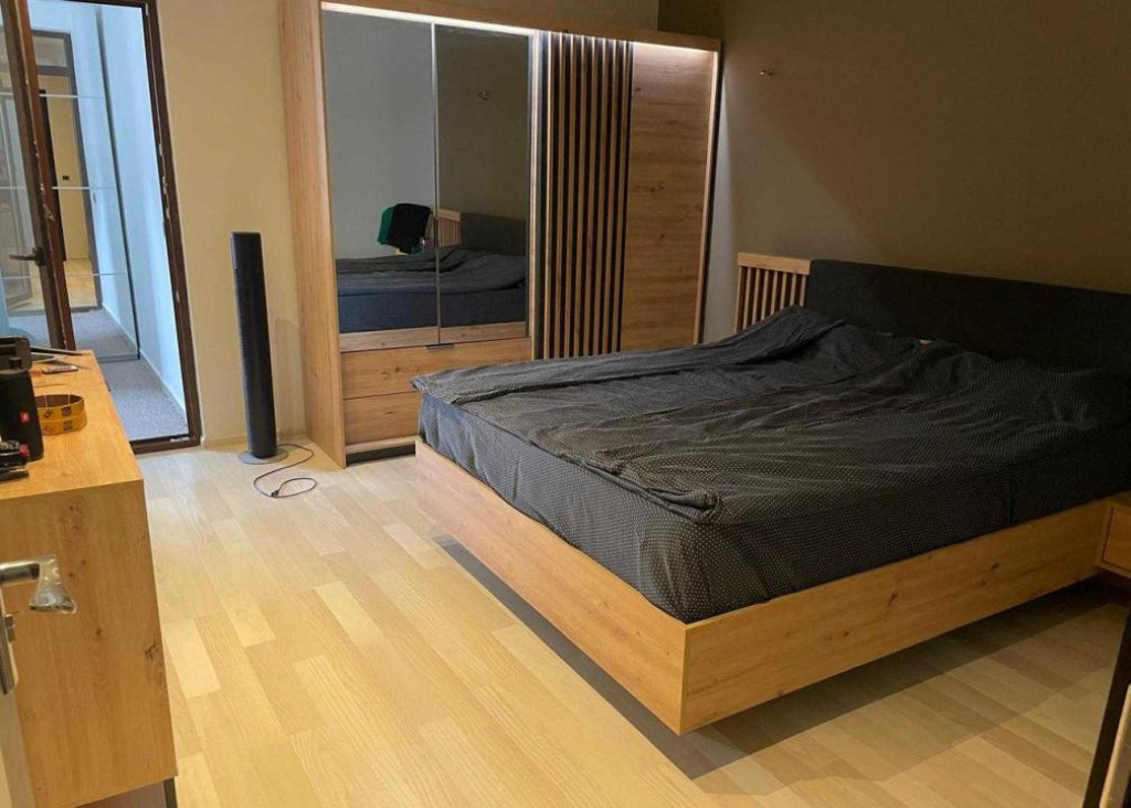 Apartament 4 camere, decomandat - zona Tractorul