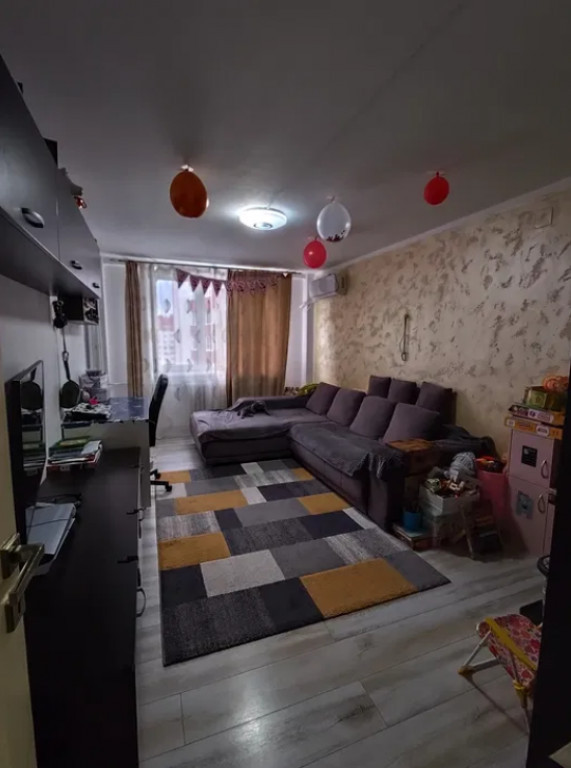 Apartament 3 camere, decomandat - zona Gemenii