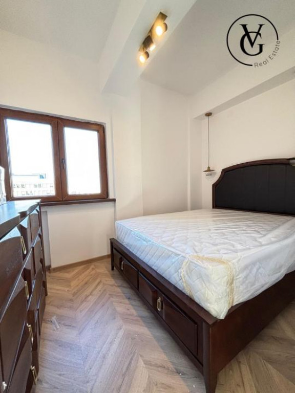 Apartament 5 camere - Zona Universitate - Ideal Investitie