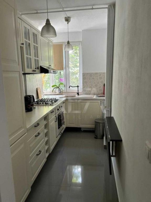 2 camere, ultracentral - investiție