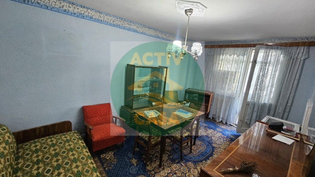 Apartament 4 camere, centru, etaj 1