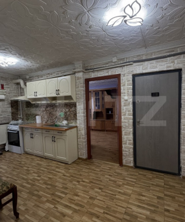 Apartament 2 camere, decomandat, etajul 3, în Rovinari