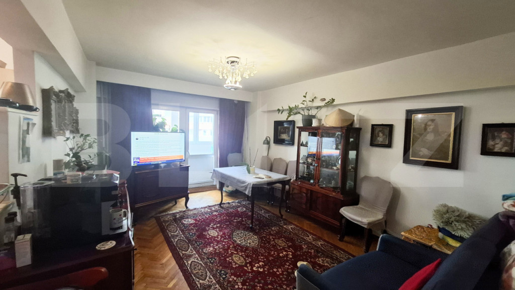 Apartament 4 camere, decomandat, etaj intermediar, la cheie,