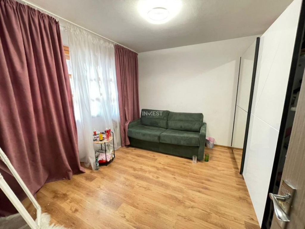 Apartament 3 camere decomandat-Piata Nicolina-etaj intermedi