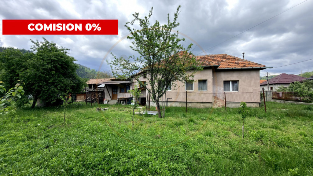 Casa individuala Leresti la strada principala+ teren 831 mp
