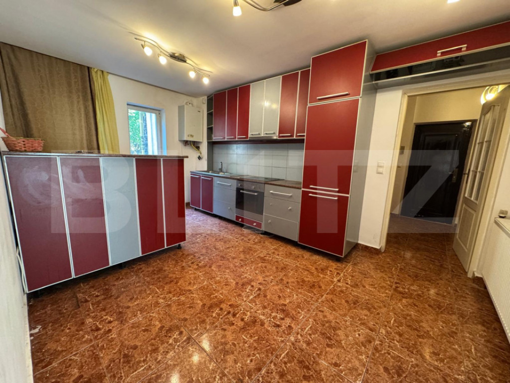 Apartament 3 camere, 70 mp, zona centrala Micro 2, Hunedoara