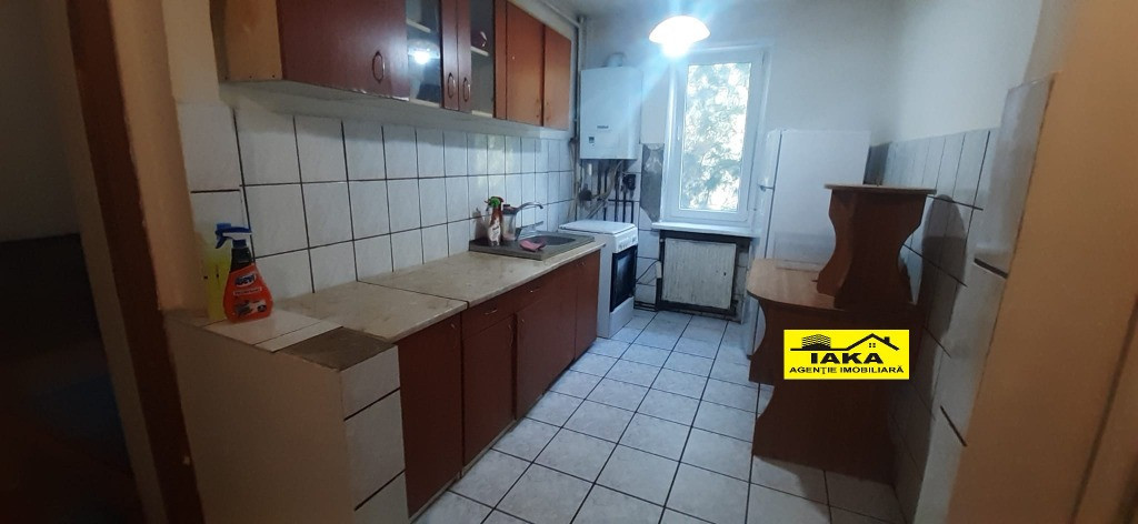 V.Babes,zona I.Maniu, 2 camere, etaj 1