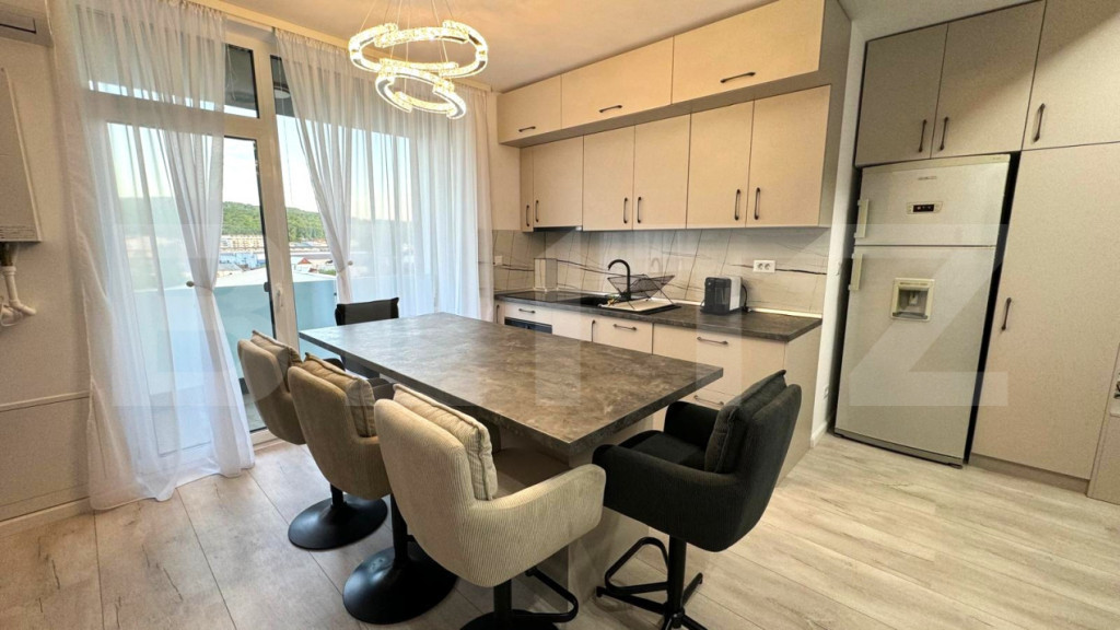 Inchiriez apartament cu 3 camere in bloc nou si parcare subt