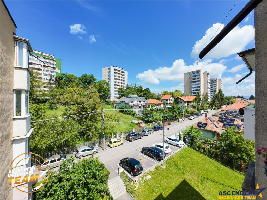 Decomandat pe 3 camere, locatie favorabila, Simeria, Sfantu