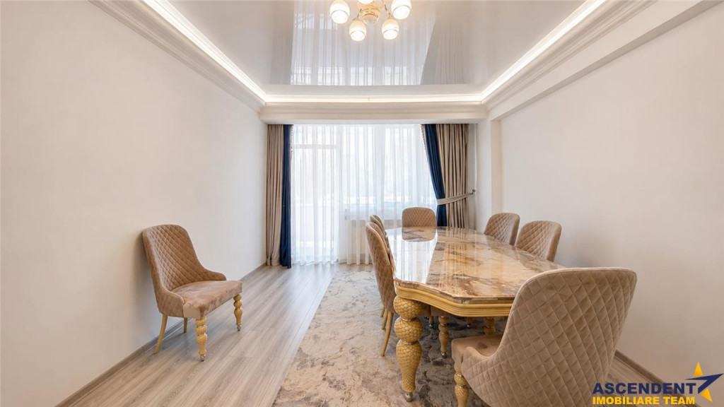 Apartament de 3 camere zona TRACTORUL