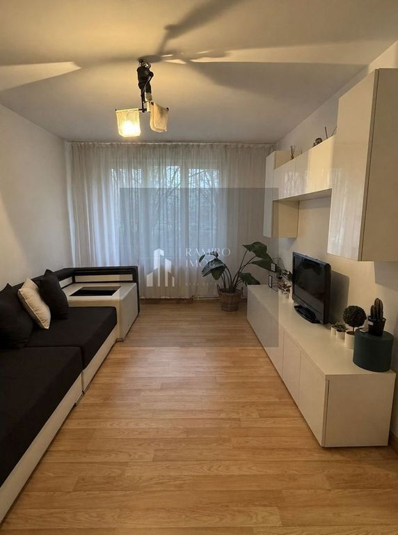 3 Camere - 15 minute metrou pe jos - Titan - Loc de parcare