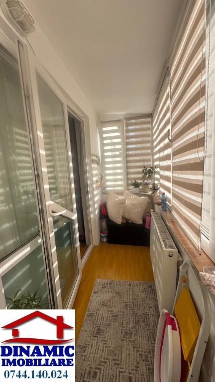 Vă propunem spre vânzare un apartament cu 2 camere, decomandat, situat