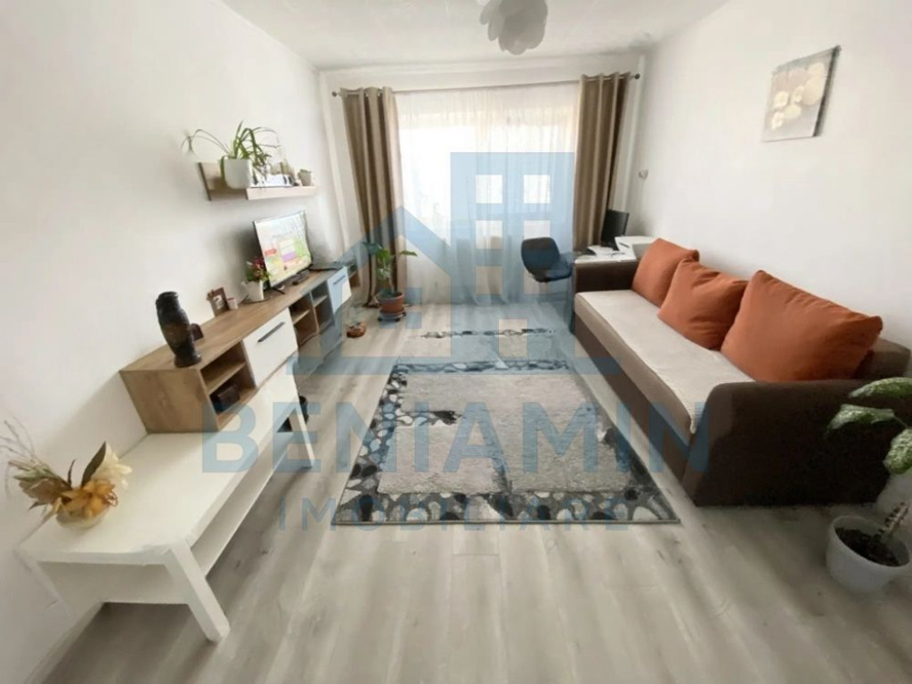 Apartament 3 camere Decomandate-Florilor-Etaj 3-Suprafata...