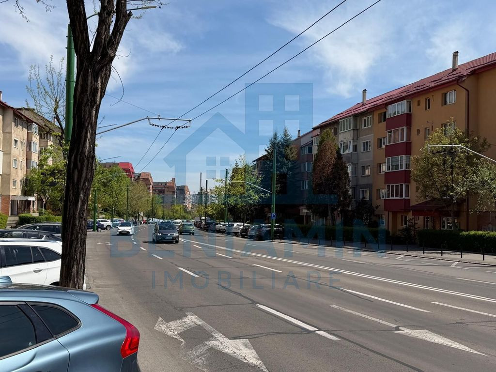 Spatiu Comercial-Bld Muncii 40-Fix in intersectie-Zona bu...