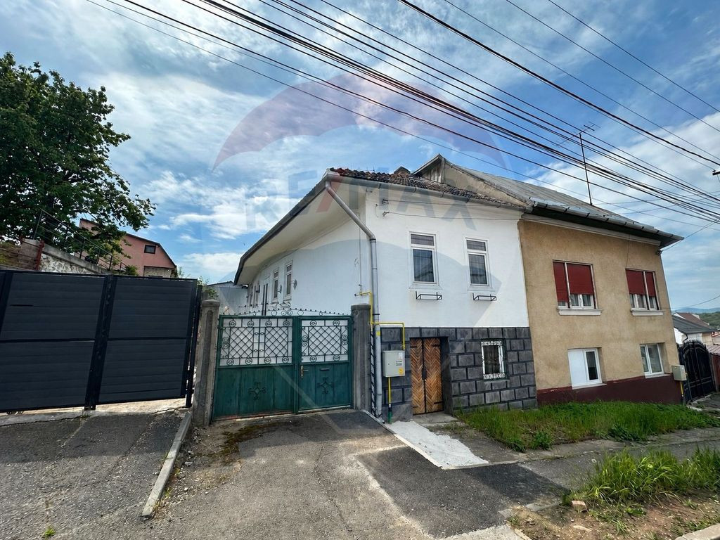 Casa de vanzare in zona Centrala Turda! 480 MP Teren.