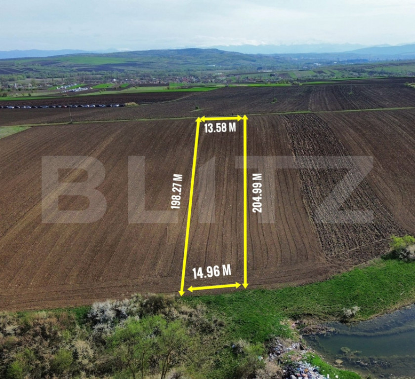 Teren extravilan de vanzare, 2.700 mp - zona Cristur