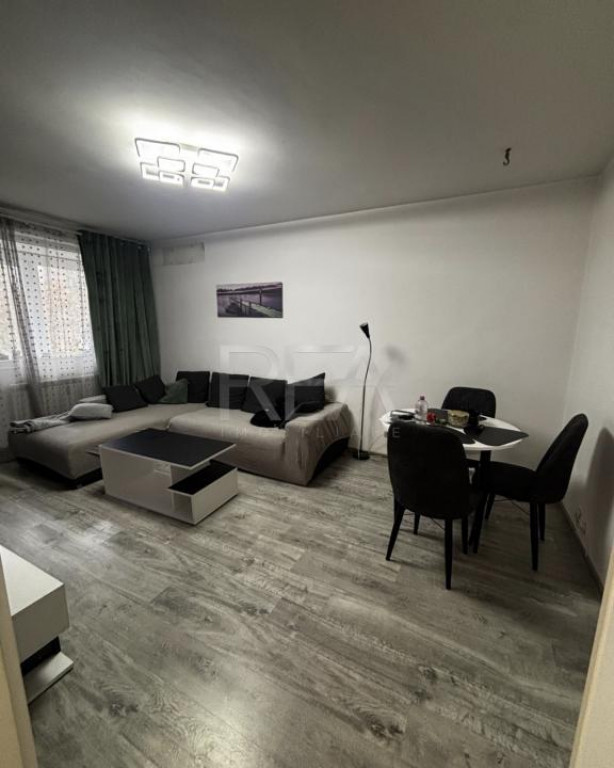 Apartament 3 camere decomandat Drumul Taberei Valea Ialomite