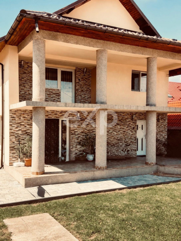 VÂNZARE CASĂ • ALBOTA • CURTE GENEROASĂ
