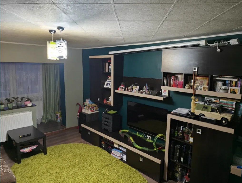 Apartament 2 camere, decomandat - zona Tractorul