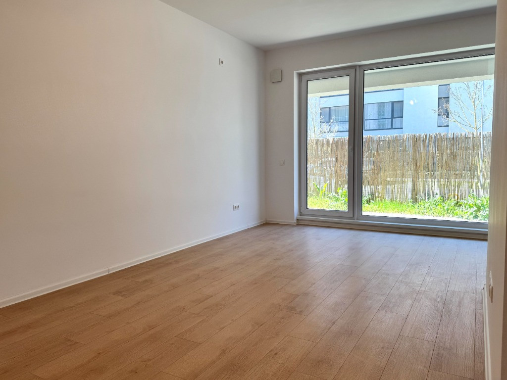 3 camere cu Grădină Sectorul 1: Atria Urban Resort–Zona Mall Colosseum