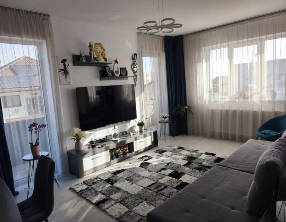 Apartament 3 camere, decomandat - zona Ghimbav