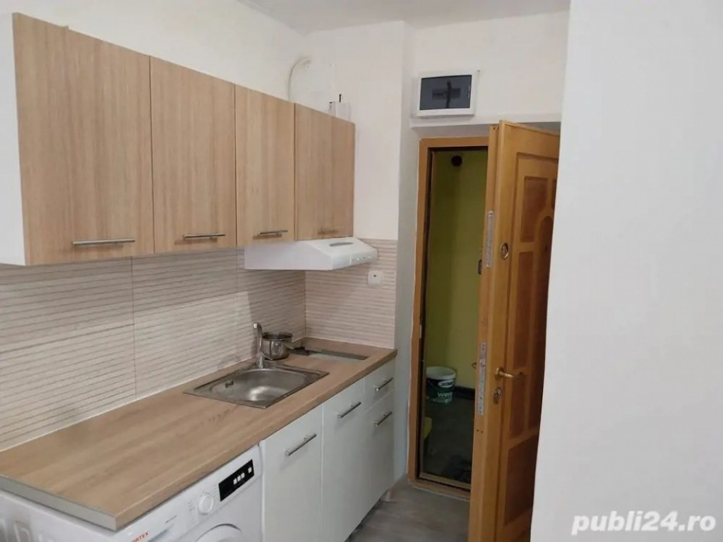 45500euro!!!Garsoniera renovata, et 3/4!Pacurari!