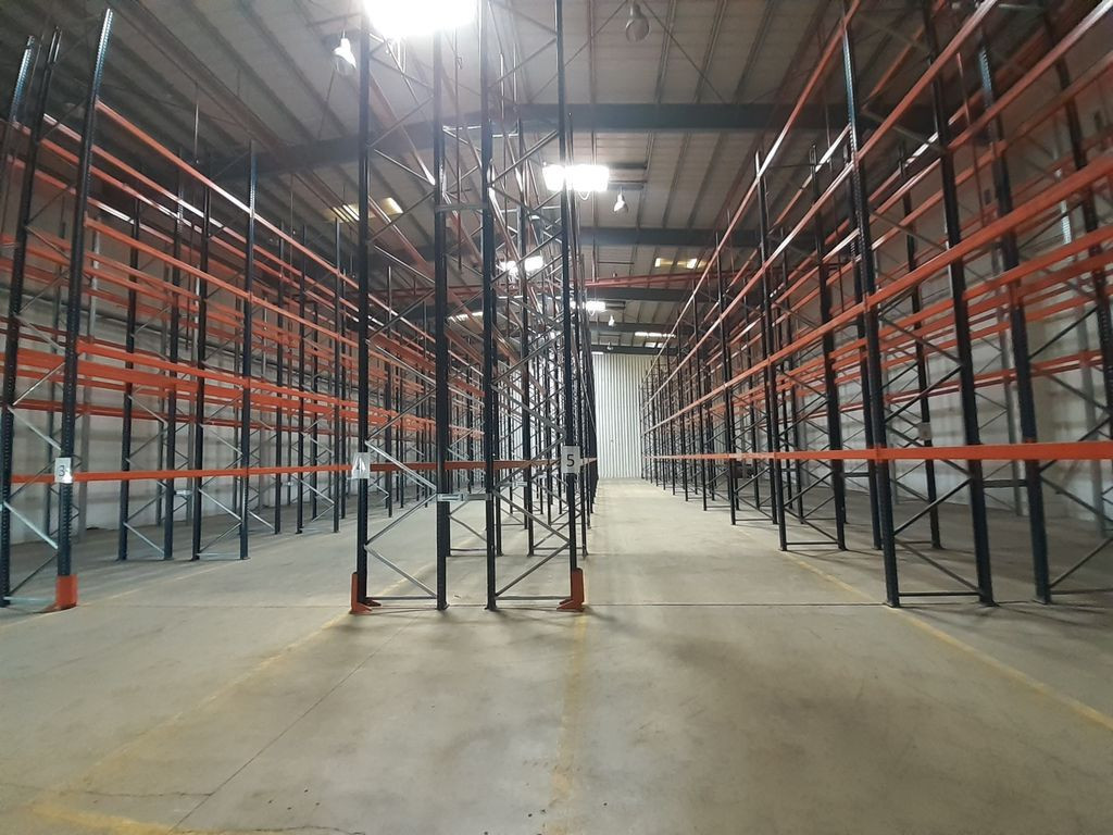 Zona Pallady, hala in apropiere metrou si mijloace de tra...