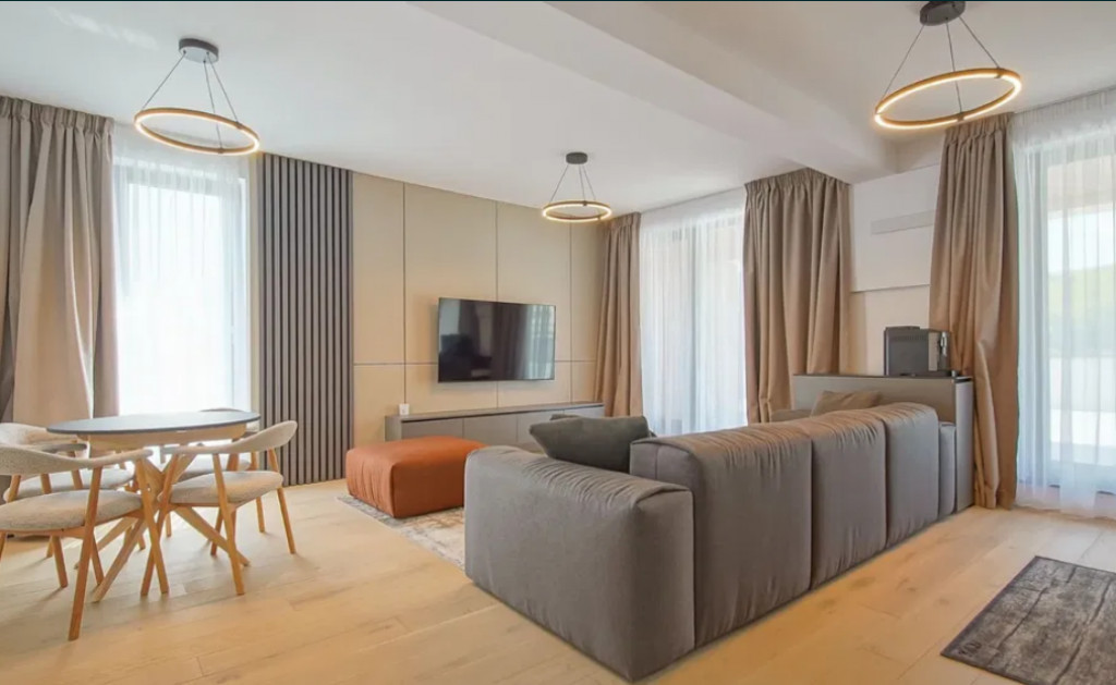 Apartament 2 camere, decomandat - zona Vivamus/ Orizontului