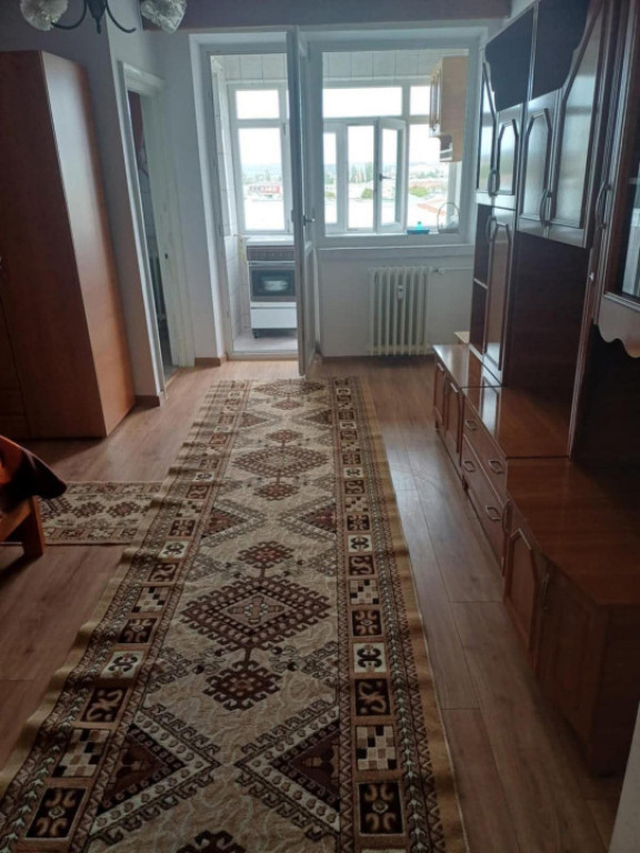 Se vinde garsonieră complet mobilată și utilată în cart