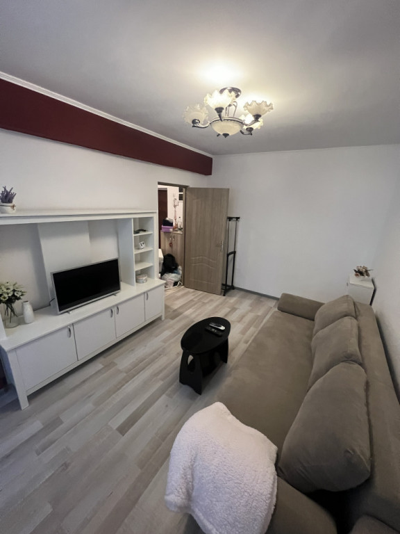 Apartament de inchiriat, 2 camere, str. postalionului