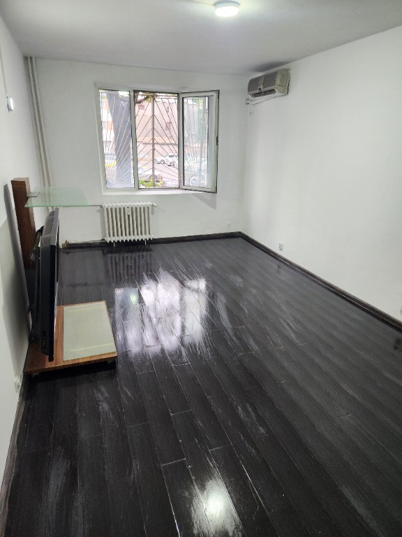 4 camere de vanzare in Rahova, la sosea, langa piata, ren...