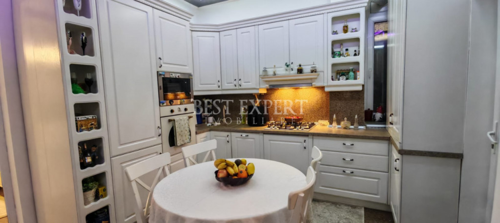 Proprietate Unică Ultracentral | 2 Apartamente pe Etaj | Ga