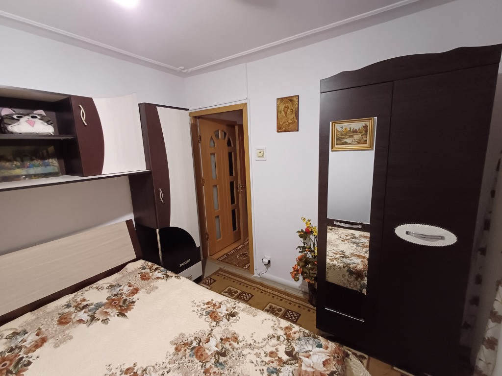 Inchiriez garsoniera in Galata 2. Pretul include TOATE utilitatile.