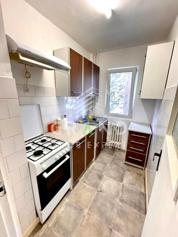 Apartament 2 camere, 64 mp, parcare, zona Vivo