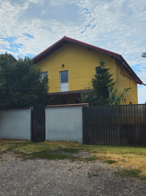 Casa individuala 4 camere pe parter, cu toate utilitatile si