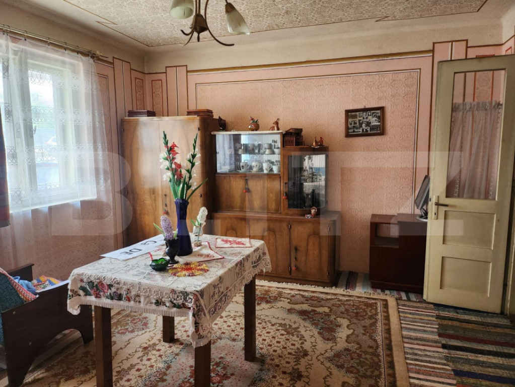 Casa familiala la rosu in suprafat utila de 199 mp si 400 mp