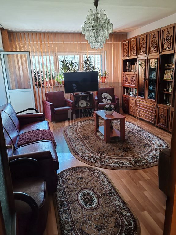 Apartament 3 camere zona MARRIOT decomandat