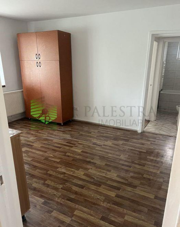 Apartament 2 camere Centru Civic-CEC Bank,etajul 1,82000 Eur