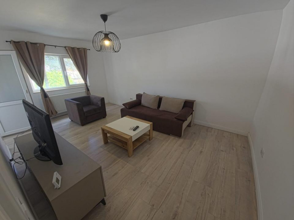 Faleza Nord Reyna apartament 2 camere renovat termen lung