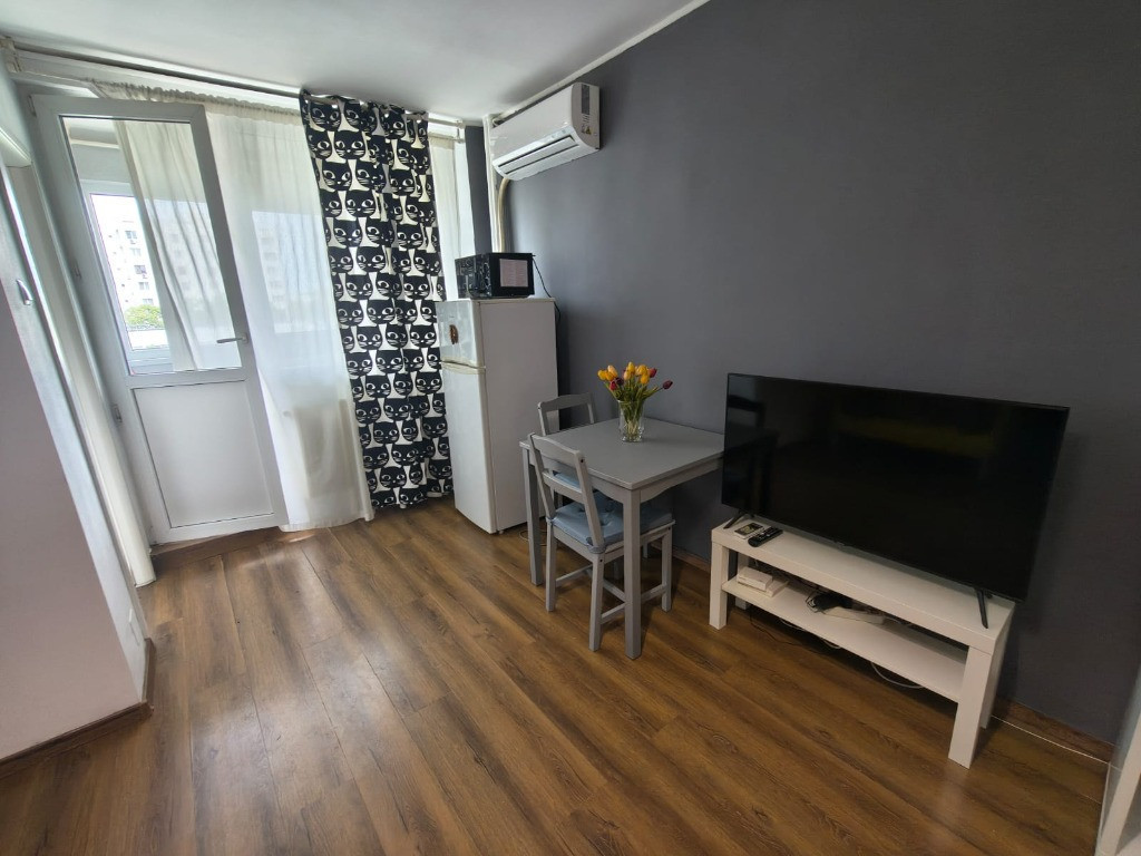 Închiriez garsoniera zona Piața Miniș