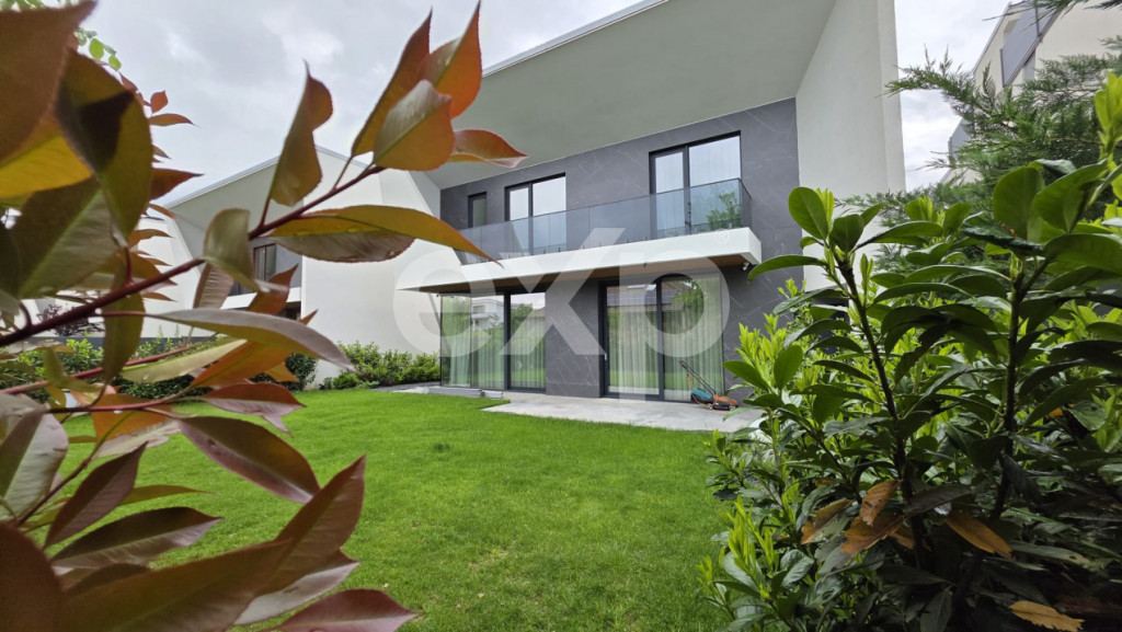 Vanzare Vila Familiala Azur Pipera, 4 cam 120mpu, curte m...