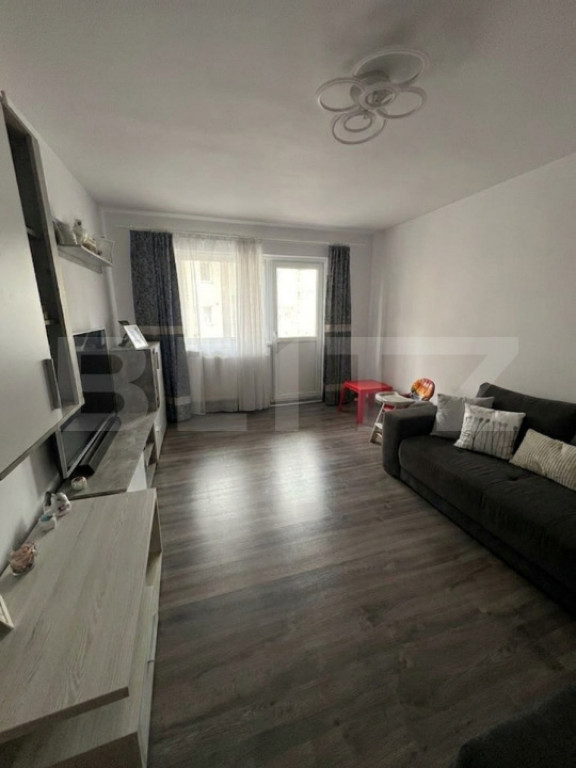 Apartament 4 camere, etaj 1, decomandat, complet mobilat și