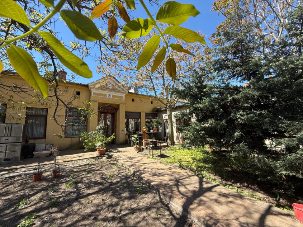 Proprietate 531 mp, deschidere 27,4 ml, ideală investiție,