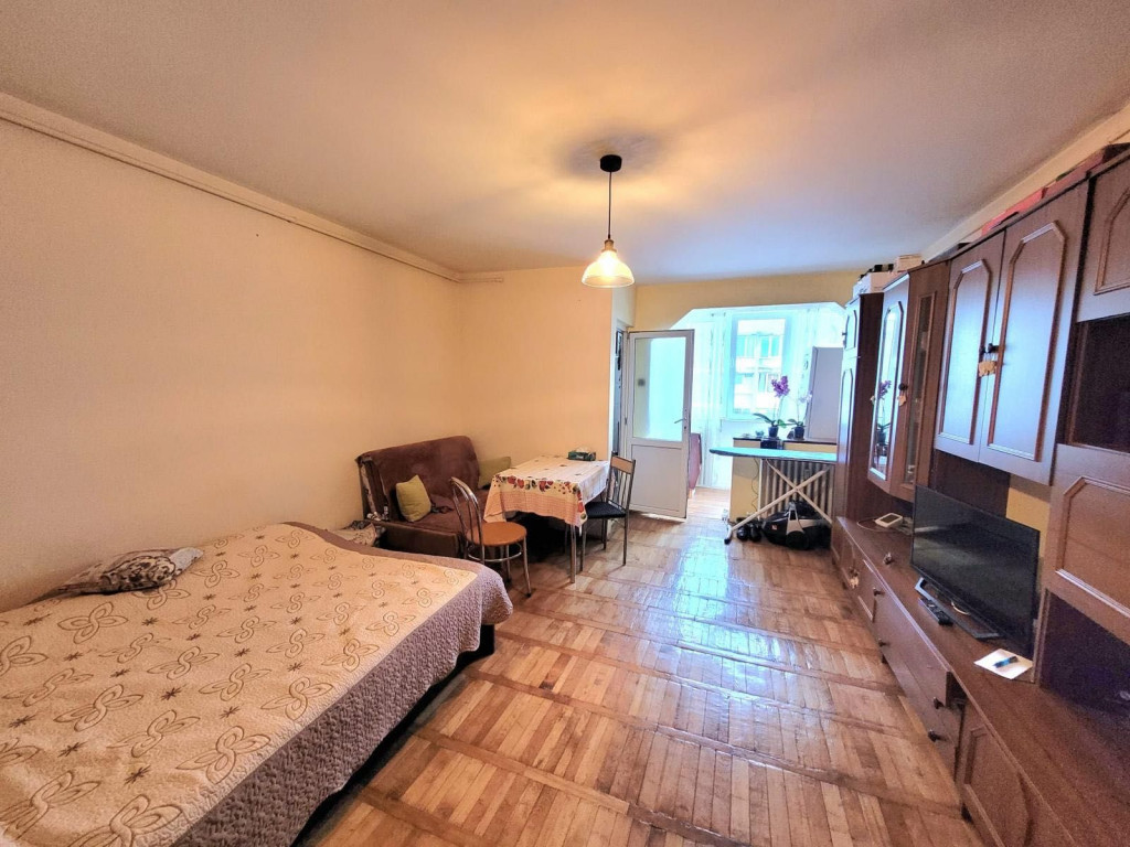 Garsoniera Astra -piata,etajul 8,mobilata,libera,59900 Euro
