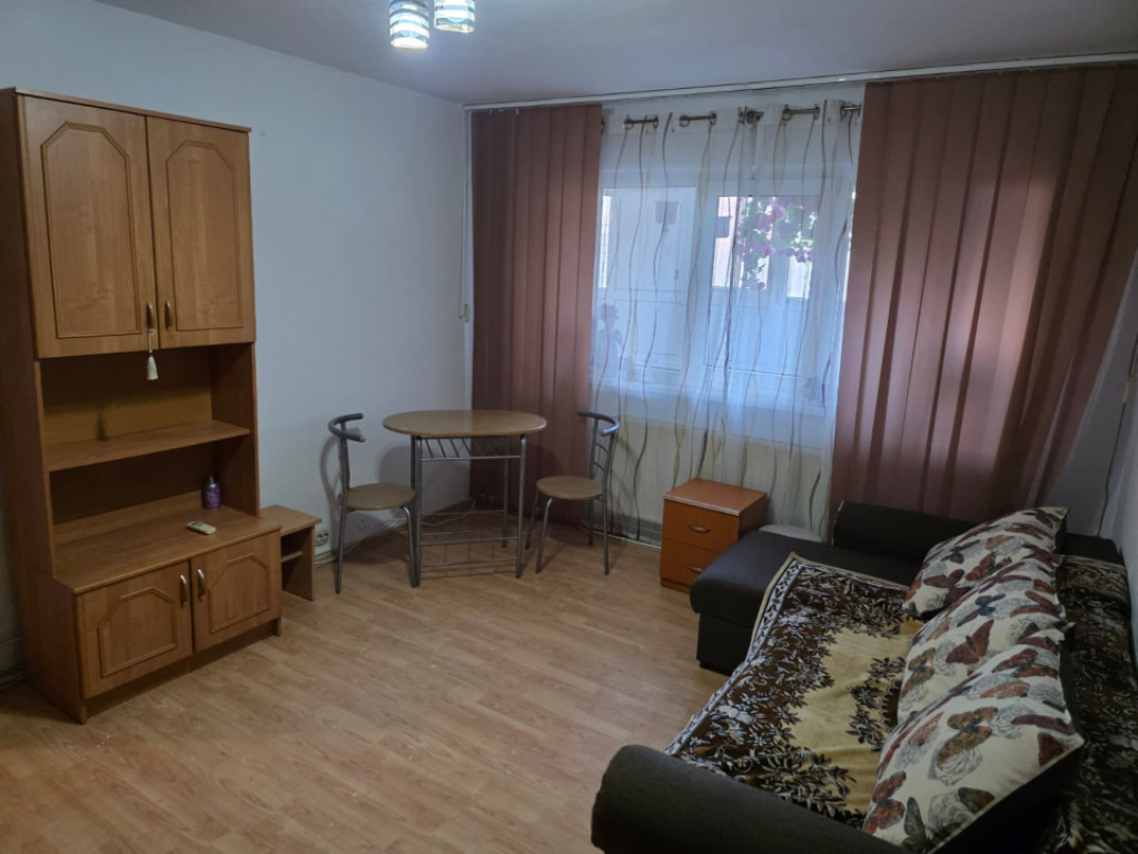 Apartament 3 camere, 50.30 mp, zona Craiovita Nouă