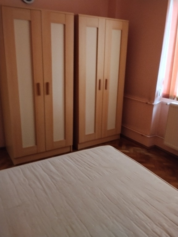 Închiriez apartament 2 camere Cantacuzino